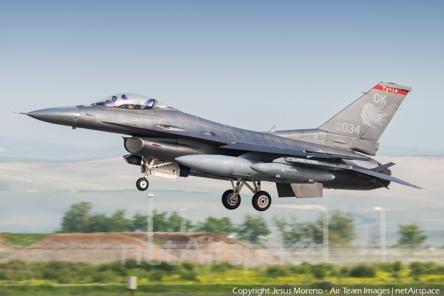 United States Air Force General Dynamics F-16CM Fighting Falcon (89-2034) | Photo 240254