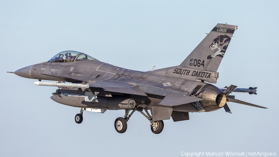 United States Air Force General Dynamics F-16CM Fighting Falcon (89-2064) | Photo 644752
