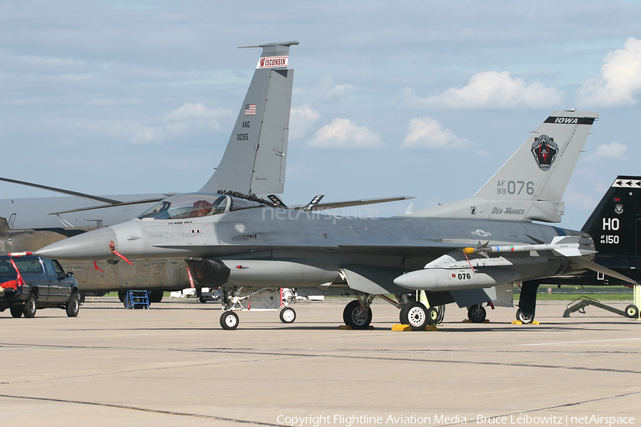United States Air Force General Dynamics F-16C Fighting Falcon (89-2076) | Photo 160056
