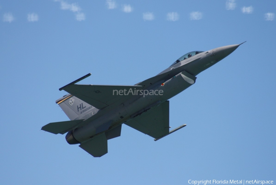 United States Air Force General Dynamics F-16CM Fighting Falcon (89-2083) | Photo 604320