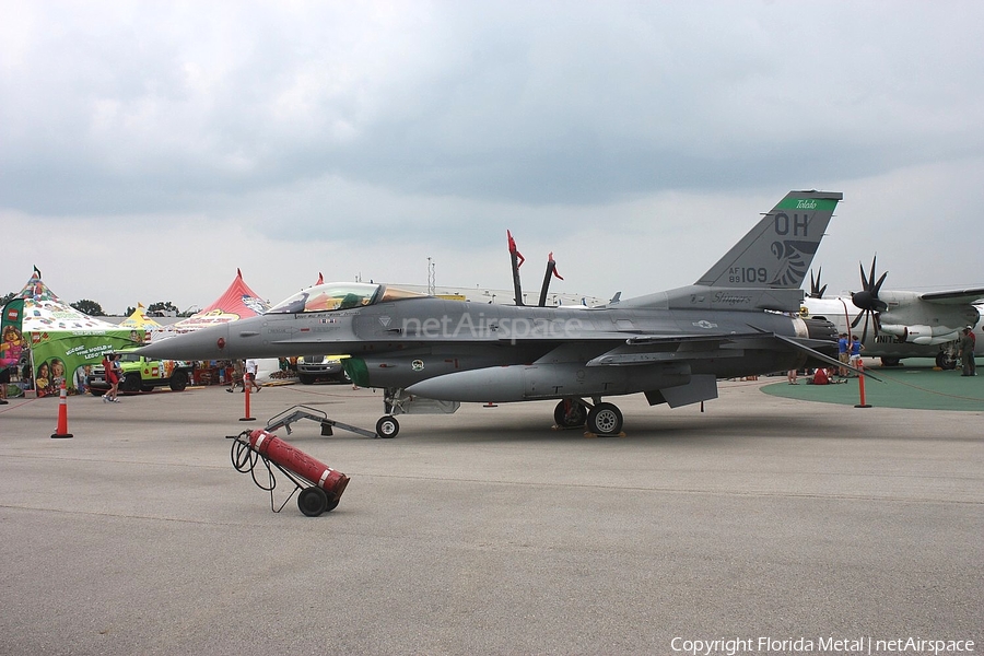 United States Air Force General Dynamics F-16CM Fighting Falcon (89-2109) | Photo 462886