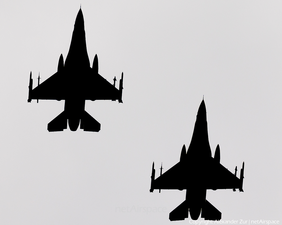 United States Air Force General Dynamics F-16CM Fighting Falcon (89-2125) | Photo 576579