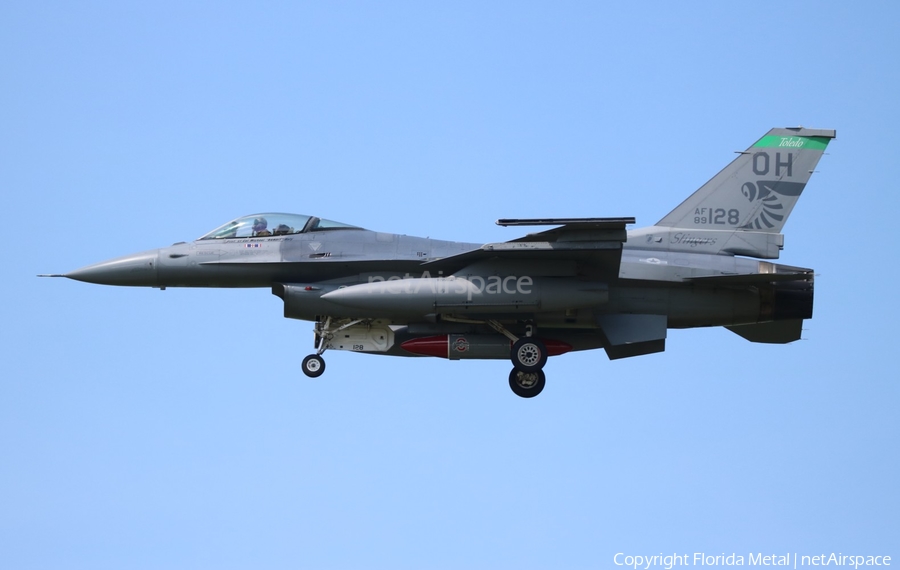 United States Air Force General Dynamics F-16CM Fighting Falcon (89-2128) | Photo 462895