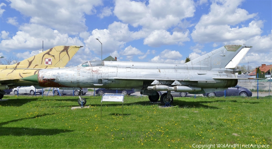 Polish Navy (Marynarka Wojenna) Mikoyan-Gurevich MiG-21bis Fishbed N (8905) | Photo 446490