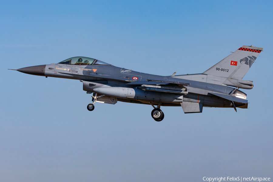 Turkish Air Force (Türk Hava Kuvvetleri) General Dynamics F-16C Fighting Falcon (90-0012) | Photo 575385