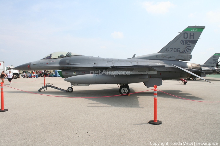 United States Air Force General Dynamics F-16CM Fighting Falcon (90-0706) | Photo 462986