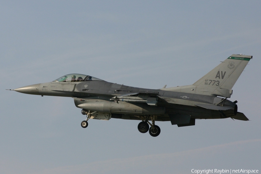 United States Air Force General Dynamics F-16CM Fighting Falcon (90-0773) | Photo 551098