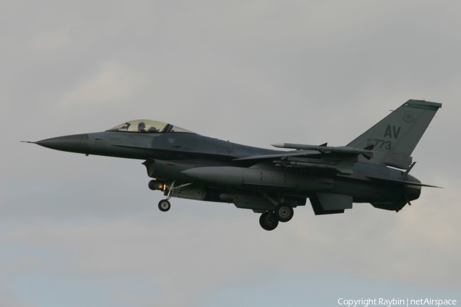 United States Air Force General Dynamics F-16CM Fighting Falcon (90-0773) | Photo 562719
