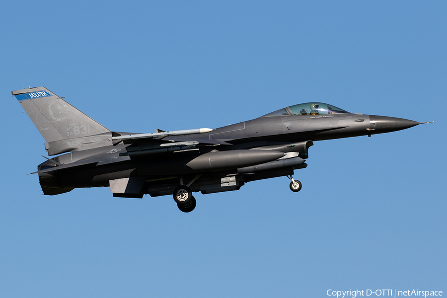 United States Air Force General Dynamics F-16CM Fighting Falcon (90-0831) | Photo 311101