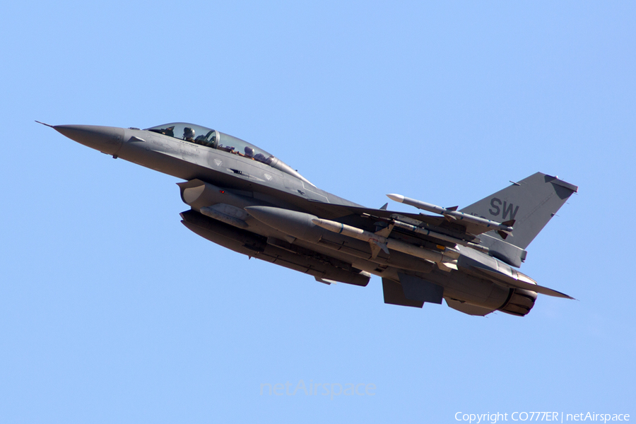 United States Air Force General Dynamics F-16D Fighting Falcon (90-0845) | Photo 117170