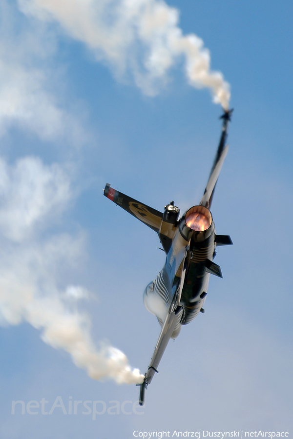Turkish Air Force (Türk Hava Kuvvetleri) General Dynamics F-16CG Night Falcon (91-0011) | Photo 307418