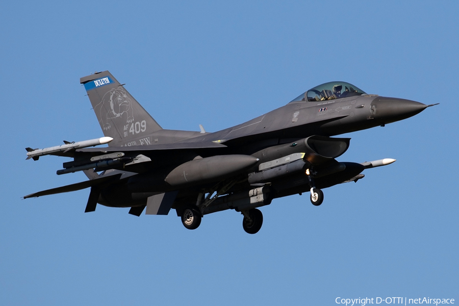 United States Air Force General Dynamics F-16CM Fighting Falcon (91-0409) | Photo 309975