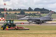 United States Air Force General Dynamics F-16CM Fighting Falcon (91-0418) at  Lakenheath, United Kingdom