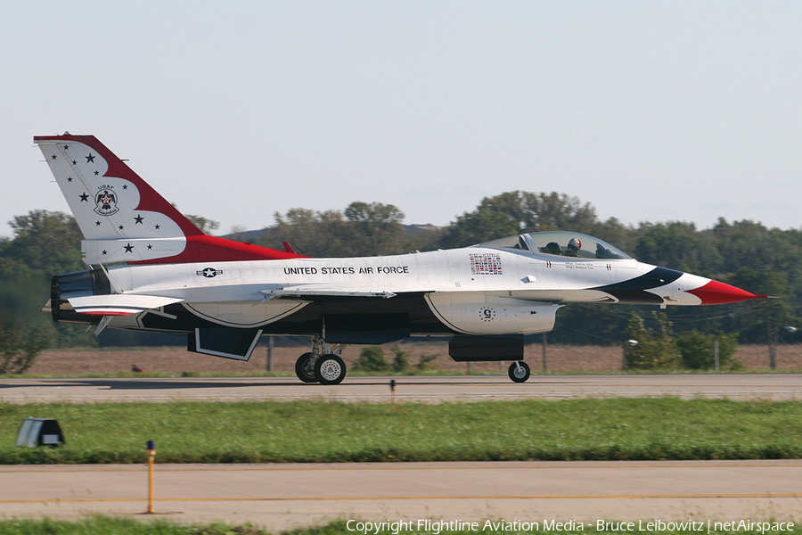 United States Air Force General Dynamics F-16CM Fighting Falcon (92-3***) | Photo 176756