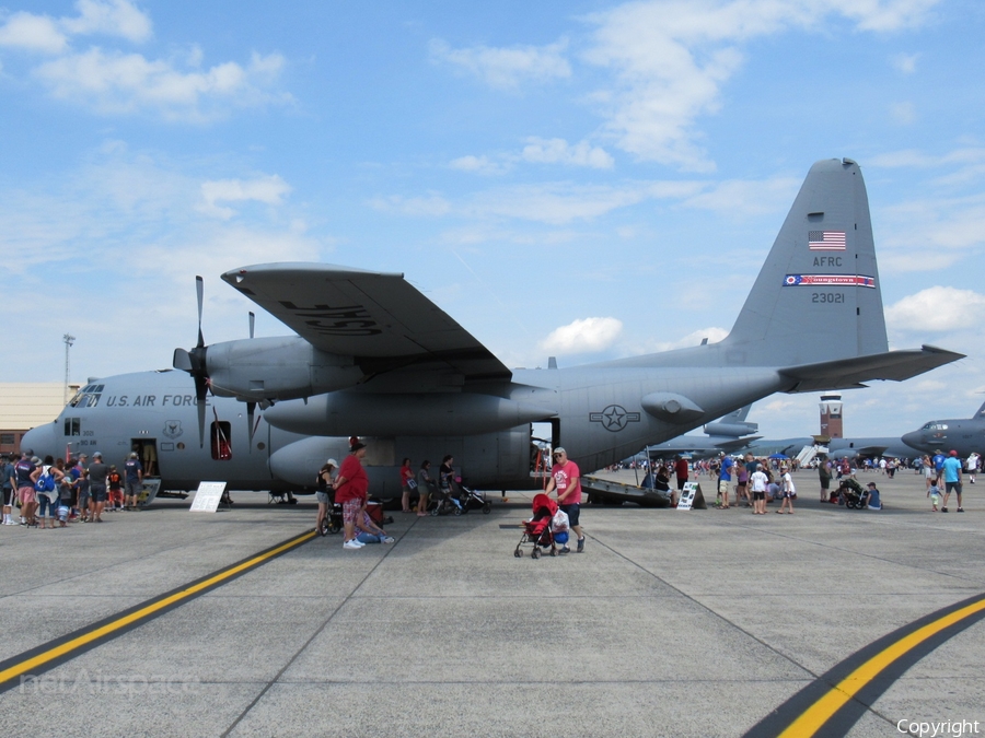 United States Air Force Lockheed C-130H Hercules (92-3021) | Photo 262341