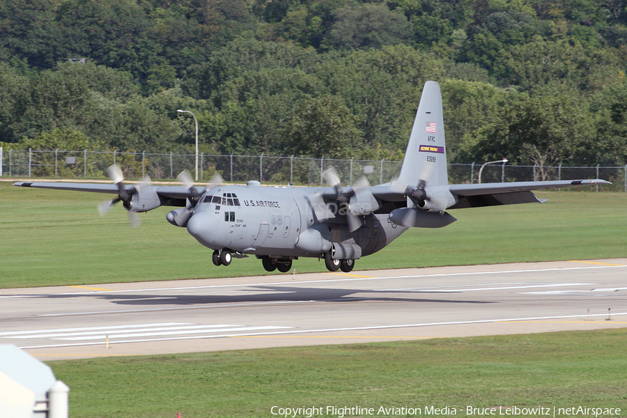 United States Air Force Lockheed C-130H Hercules (92-3282) | Photo 152357