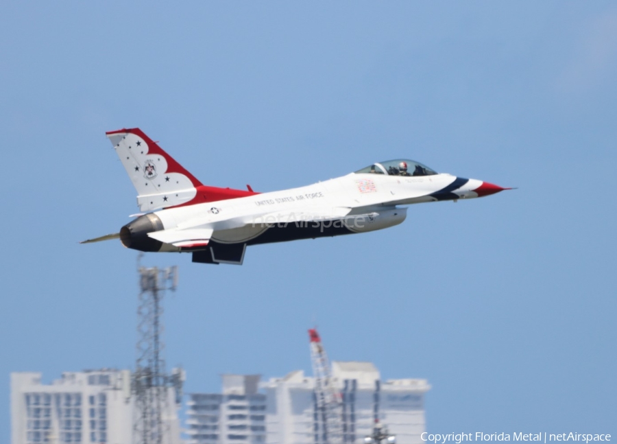 United States Air Force General Dynamics F-16CM Fighting Falcon (92-3888) | Photo 514600