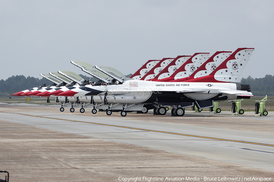 United States Air Force General Dynamics F-16CM Fighting Falcon (92-3890) | Photo 160241