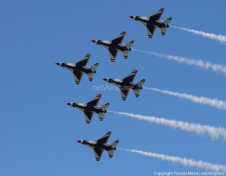 United States Air Force General Dynamics F-16CM Fighting Falcon (92-3898) | Photo 514606