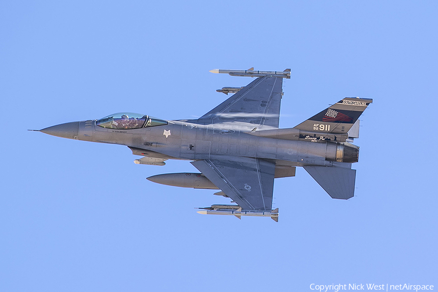 United States Air Force General Dynamics F-16CM Fighting Falcon (92-3911) | Photo 429288