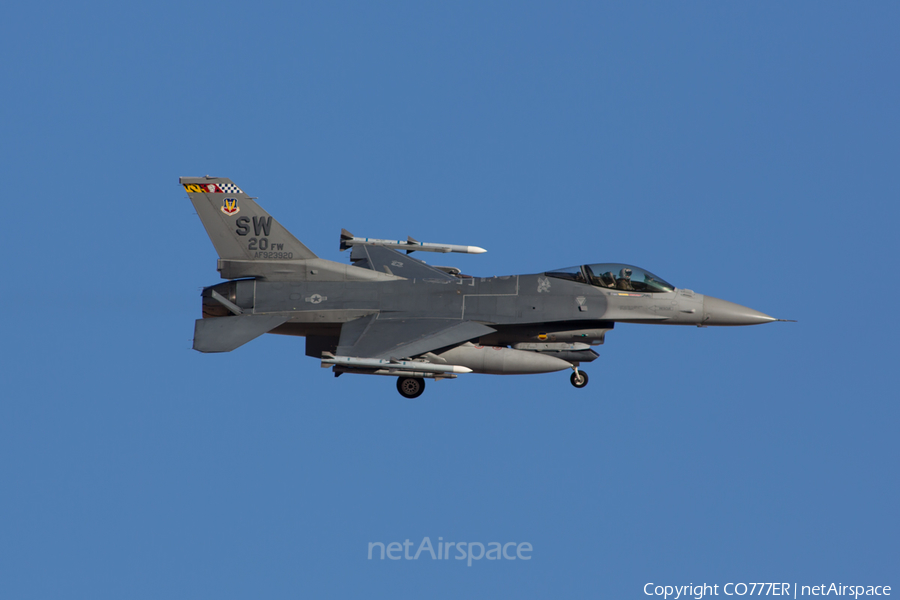 United States Air Force General Dynamics F-16CM Fighting Falcon (92-3920) | Photo 89504
