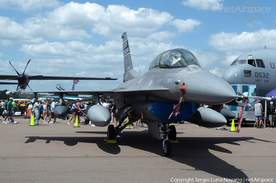United States Air Force General Dynamics F-16DM Fighting Falcon (92-3924) | Photo 673937