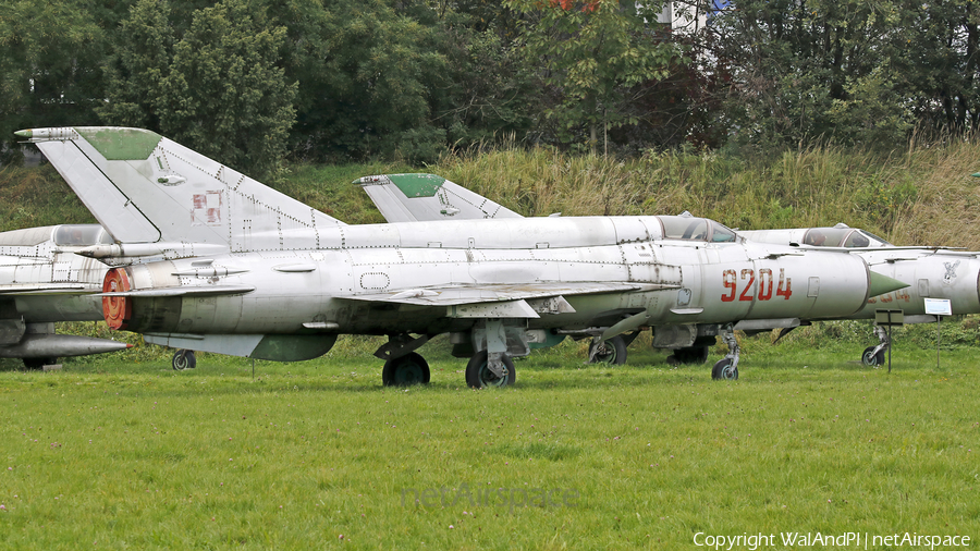 Polish Air Force (Siły Powietrzne) Mikoyan-Gurevich MiG-21bis Fishbed L (9204) | Photo 547748