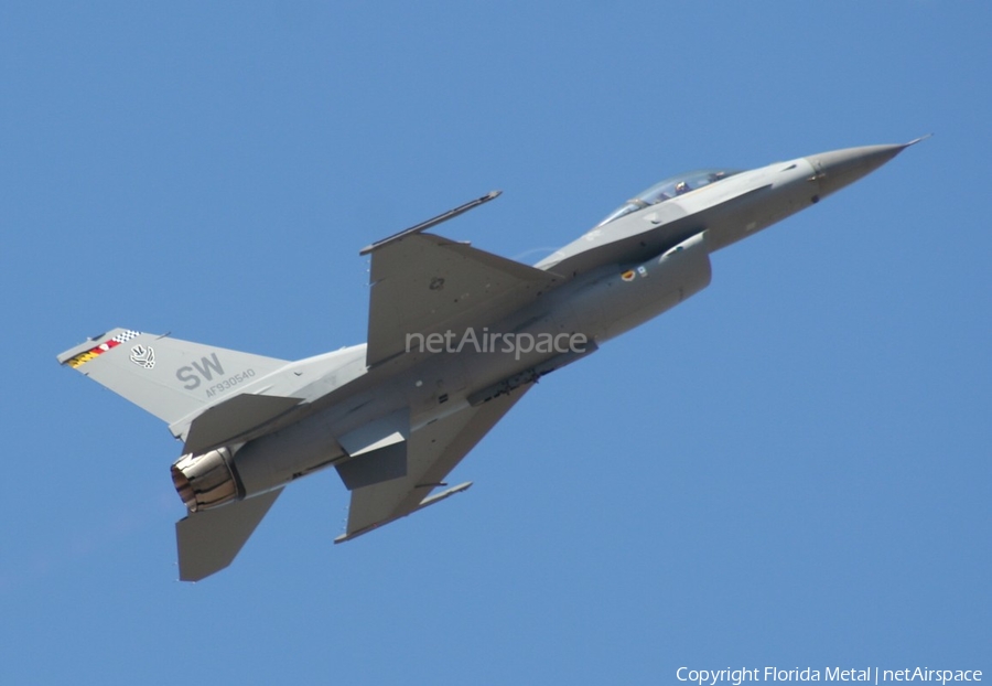 United States Air Force General Dynamics F-16CM Fighting Falcon (93-0540) | Photo 463584