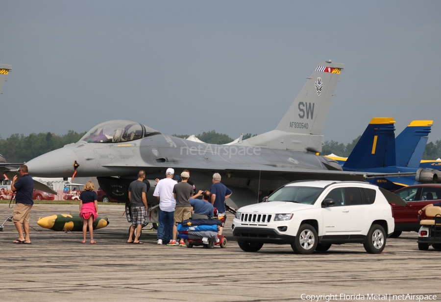 United States Air Force General Dynamics F-16CM Fighting Falcon (93-0540) | Photo 463588