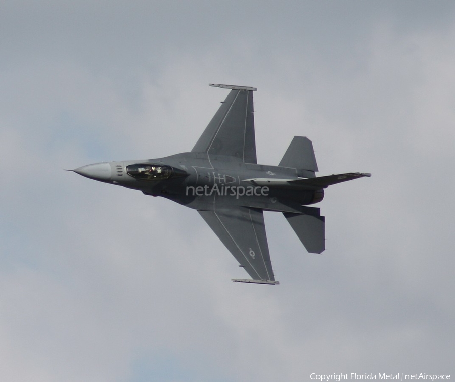 United States Air Force General Dynamics F-16CM Fighting Falcon (93-0546) | Photo 463595