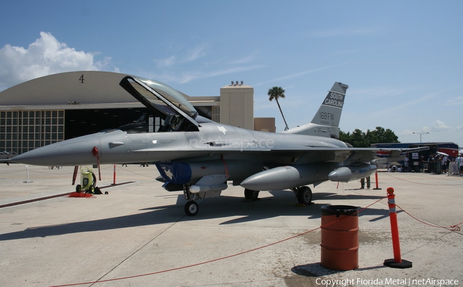 United States Air Force General Dynamics F-16CM Fighting Falcon (93-0549) | Photo 463614