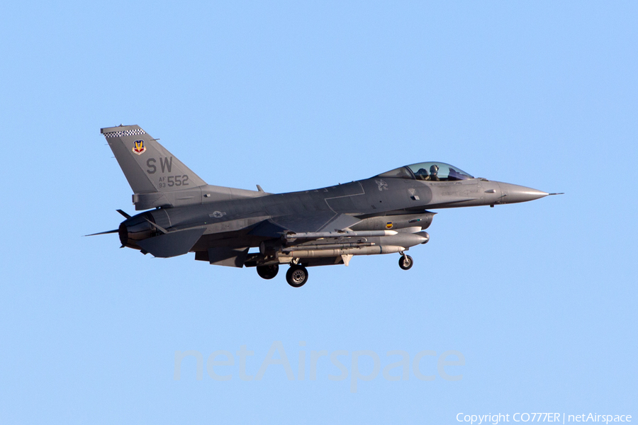 United States Air Force General Dynamics F-16CM Fighting Falcon (93-0552) | Photo 39862