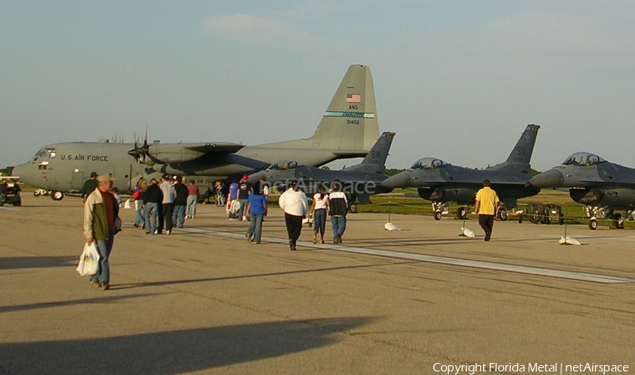 United States Air Force Lockheed C-130H Hercules (93-1456) | Photo 463675