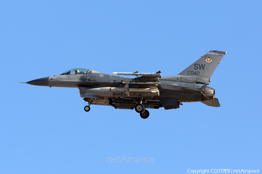 United States Air Force General Dynamics F-16CM Fighting Falcon (94-0042) | Photo 420961