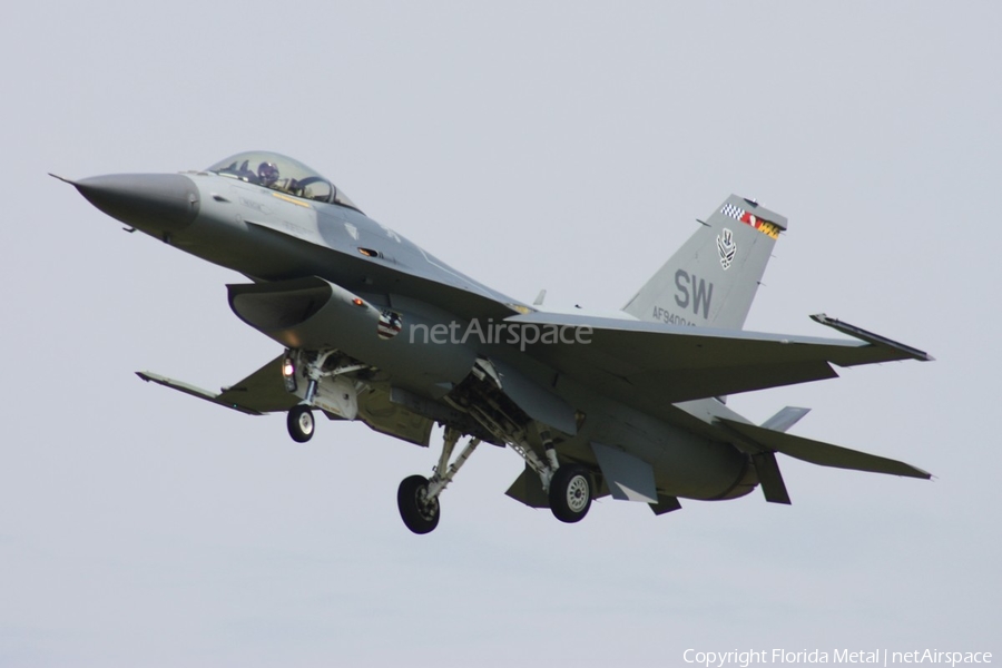 United States Air Force General Dynamics F-16CM Fighting Falcon (94-0042) | Photo 463702