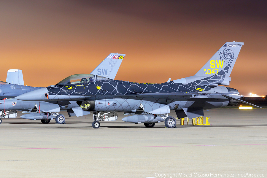 United States Air Force General Dynamics F-16CM Fighting Falcon (94-0047) | Photo 406480