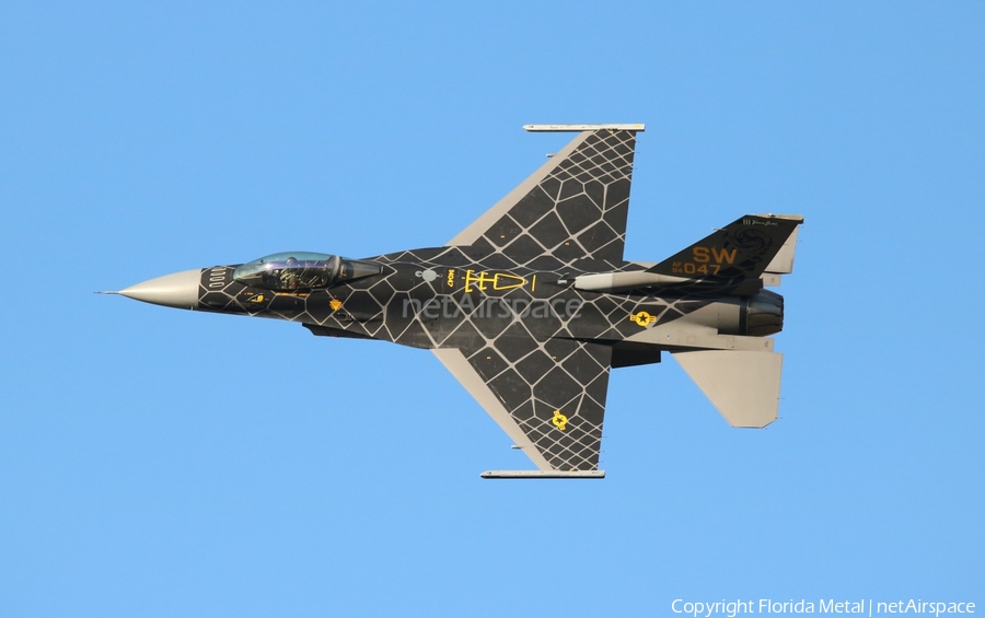 United States Air Force General Dynamics F-16CM Fighting Falcon (94-0047) | Photo 463711