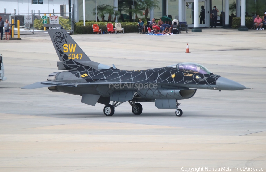 United States Air Force General Dynamics F-16CM Fighting Falcon (94-0047) | Photo 604507