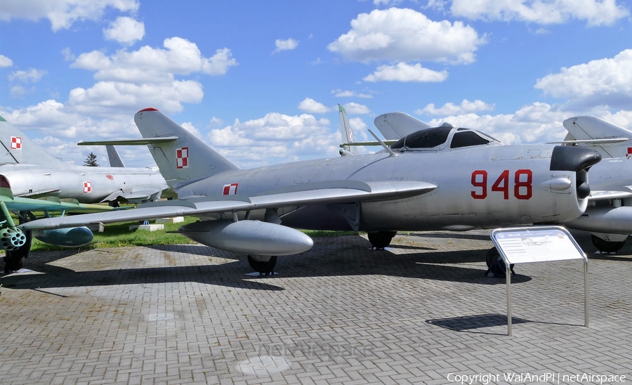 Polish Air Force (Siły Powietrzne) Mikoyan-Gurevich MiG-17PF Fresco-D (948) | Photo 446314