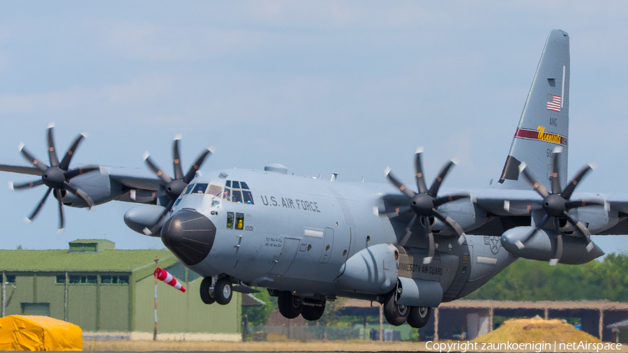 United States Air Force Lockheed C-130H Hercules (95-1001) | Photo 577702