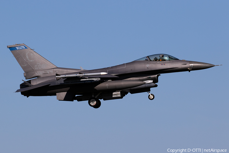 United States Air Force General Dynamics F-16CJ Fighting Falcon (96-0081) | Photo 309974