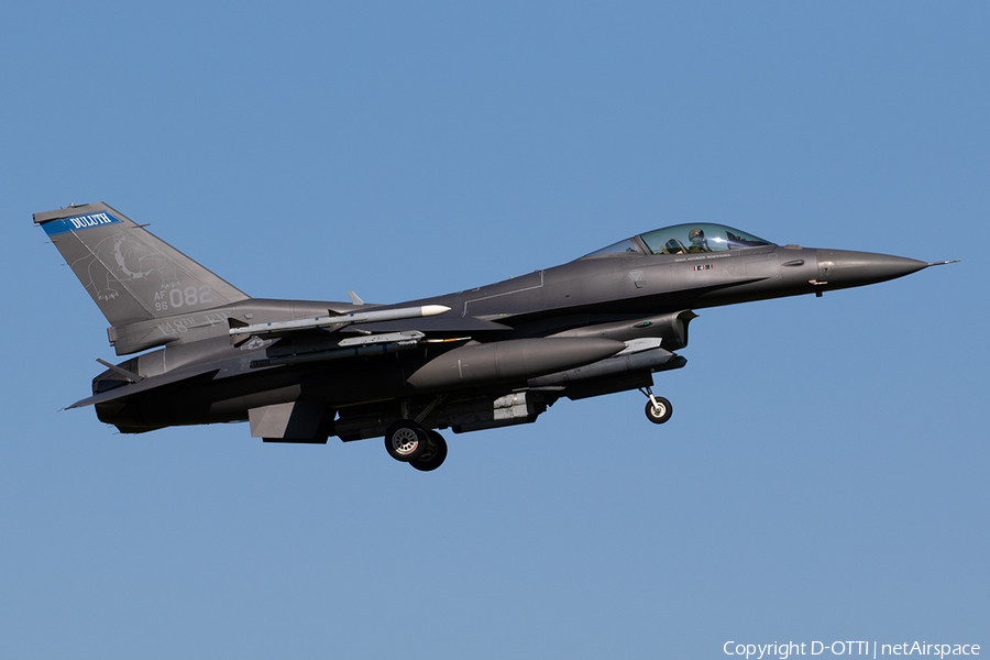 United States Air Force General Dynamics F-16CM Fighting Falcon (96-0082) | Photo 311106