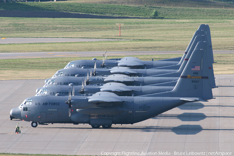 United States Air Force Lockheed C-130H Hercules (96-1007) | Photo 152353