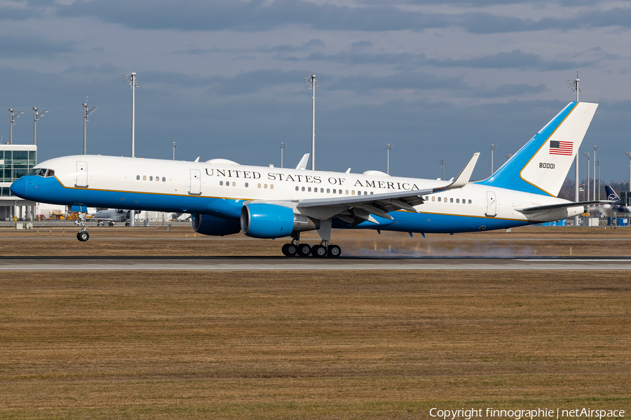 United States Air Force Boeing C-32A (98-0001) | Photo 554141