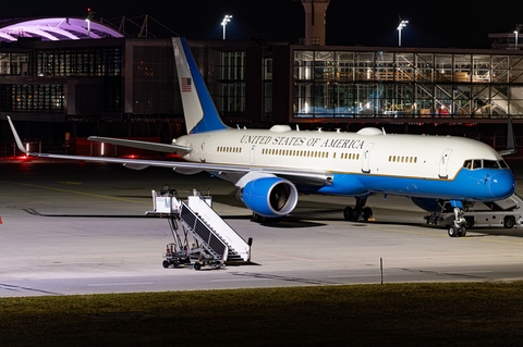 United States Air Force Boeing C-32A (98-0001) at  Munich, Germany