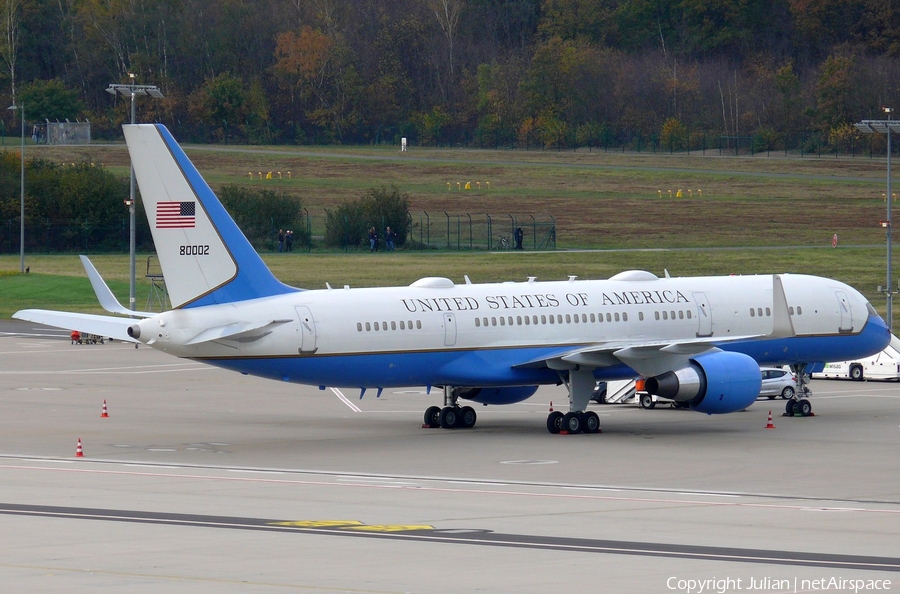 United States Air Force Boeing C-32A (98-0002) | Photo 409898