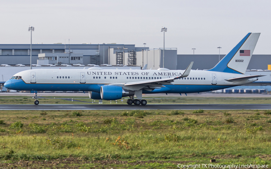 United States Air Force Boeing C-32A (98-0002) | Photo 410092