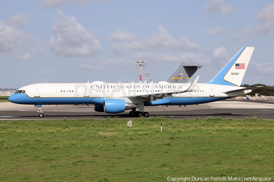 United States Air Force Boeing C-32A (98-0002) | Photo 404520