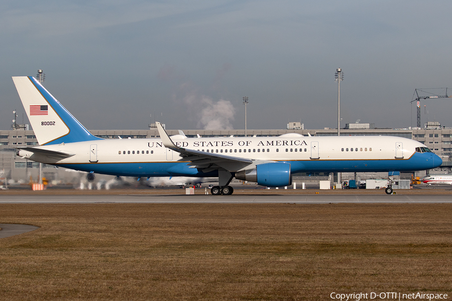 United States Air Force Boeing C-32A (98-0002) | Photo 373657