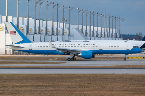 United States Air Force Boeing C-32A (98-0002) at  Munich, Germany